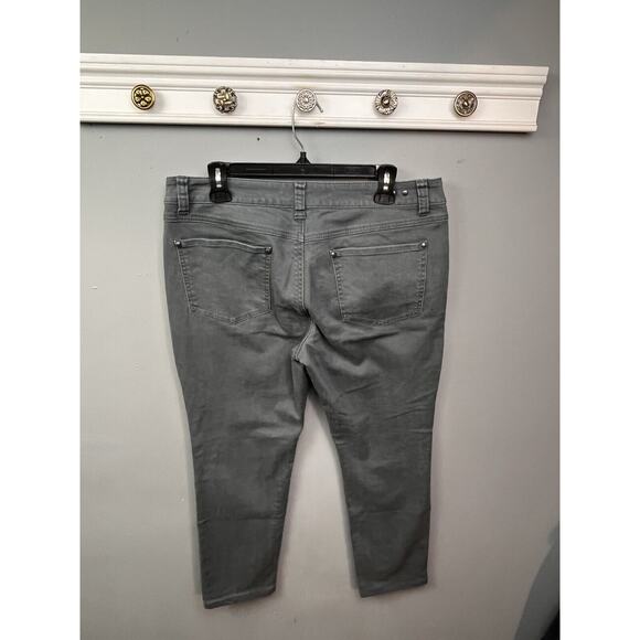 CABI Jeans Women's Size 12 Style 326 Gray Mid Rise Classic Denim Pants Neutral - Picture 2 of 8